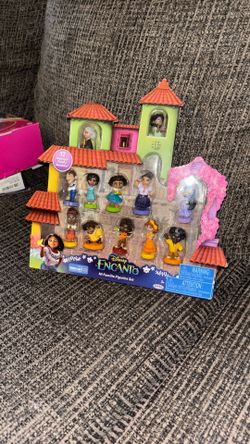 Encanto Figures Set