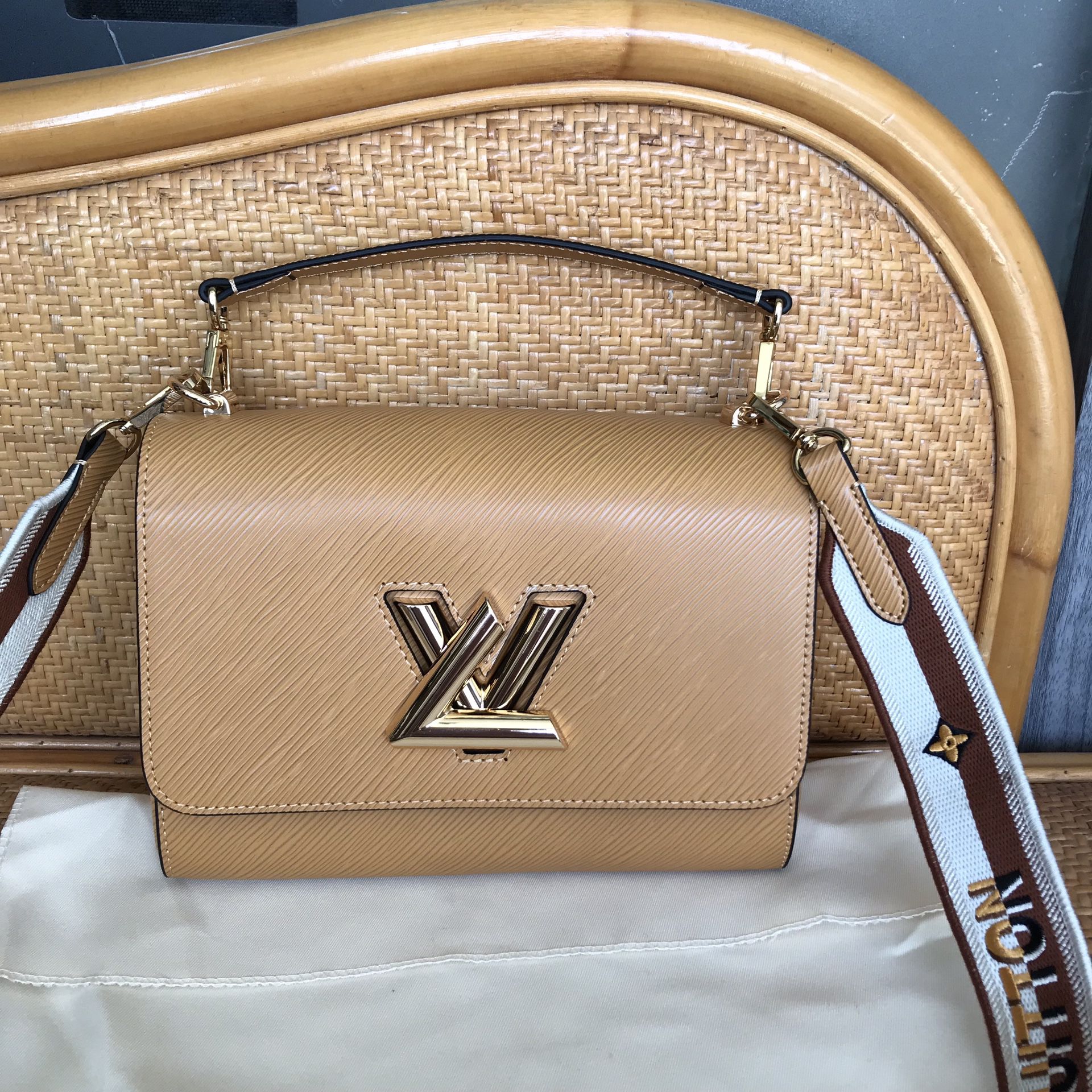 Authentic Louis Vuitton Grained Calf Leather Microfiber Lined Orange  Shoulder Bag for Sale in Mantua Township, NJ - OfferUp