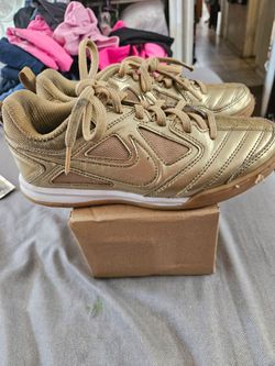 NIKE GATO LV8