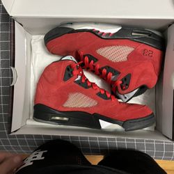 Jordan 5 ‘Raging Bulls’
