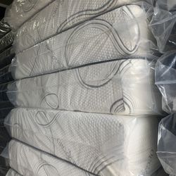 🛏Memory Foam 12” inches tall 🛏 ➡️Mattresses for your comfort ➡️All sizes ☑️ 🚛 Same day delivery🚛 🔸Twin sizes 🔷Full sizes 🟣Queen sizes 🟧Cal K