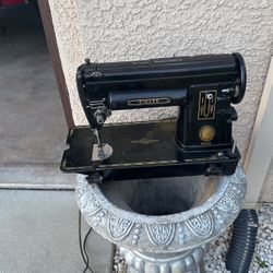Antique Sowing Machine 