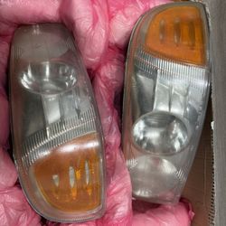 2002-2006 GMC Yukon Lights