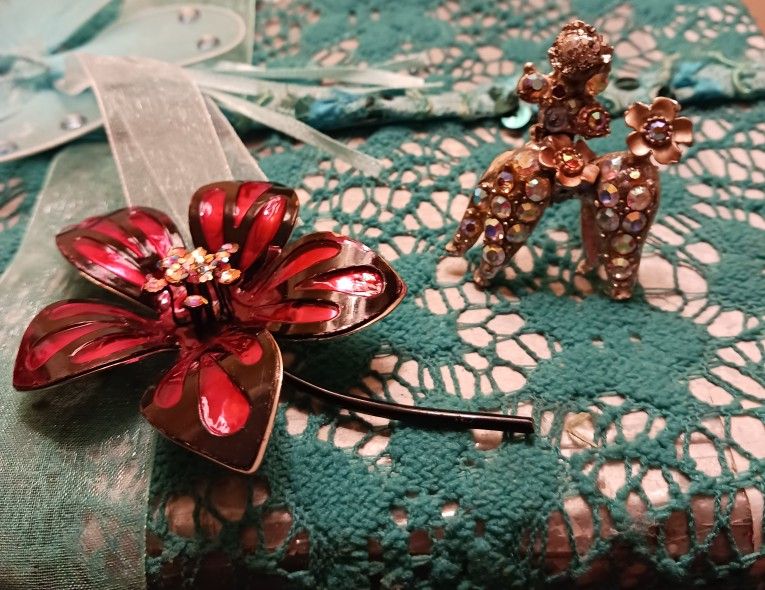 Vintage Jewelry  Brooch Lot