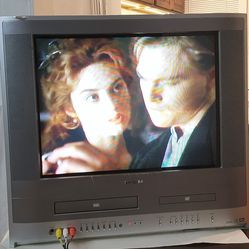 20" CRT TV VCR VHS/DVD player Combo model 2004