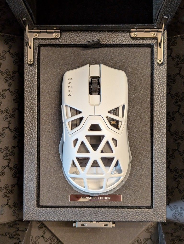 Razer Viper Mini Signature Edition