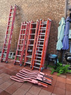 Escaleras (24ft Fiberglass Extensión $200)    ( 16ft Fiberglass Extensión $135 )