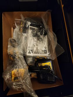 Dewalt Case And 6 Tools, Battery And Charger