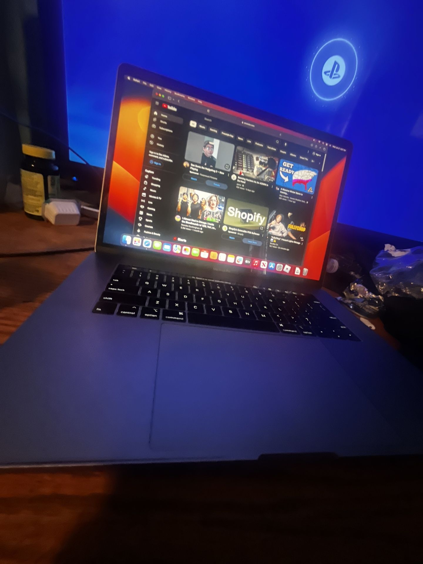 Mac Book