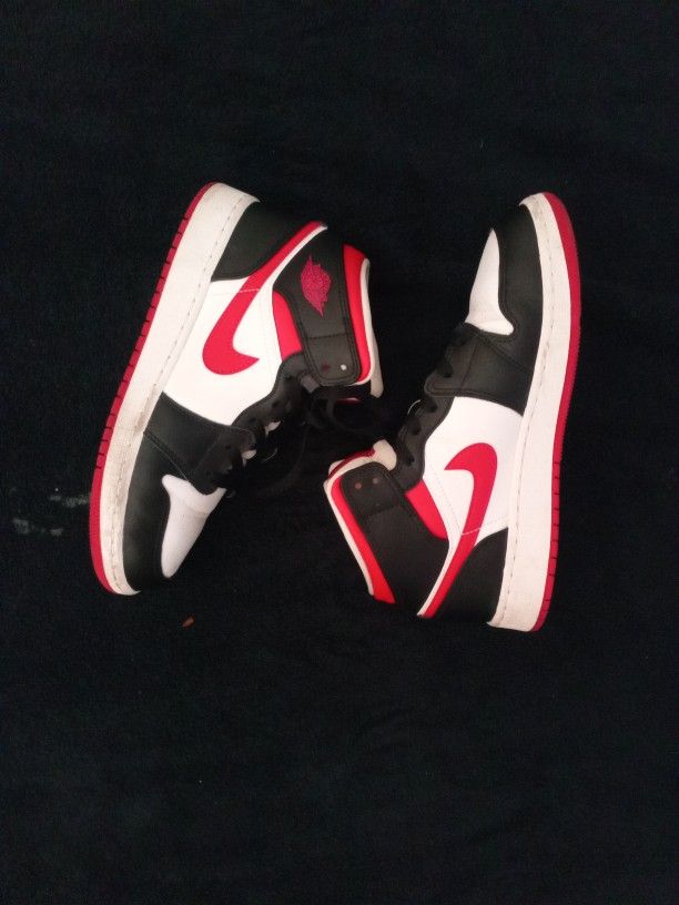 Red Nike Shoes Size 6Y