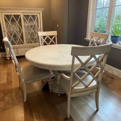 American Drew Dining Table 54” Round W/ Extension Leaf