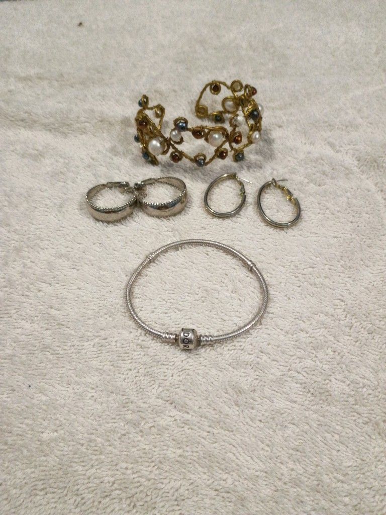 Lady's 4. PC Set Foe 10 dollars