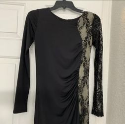 DaBLJU Black fitted dress with Lace Small