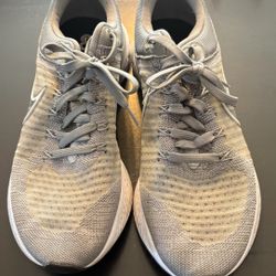 Men’s Gray Nike Running Shoes