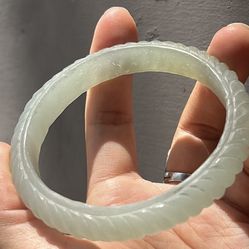 Elegant Green Jade carved Bangle Bracelet