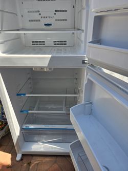 Frigidaire  Top Freezer  Refrigerator