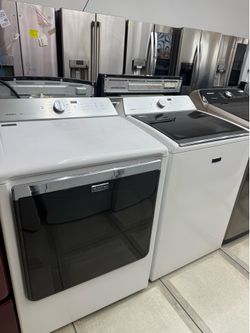 Maytag top load washer and electric dryer set