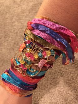 Multiuse colorful pendant