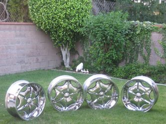 Panther 22” Chrome Rims for Chrysler 300