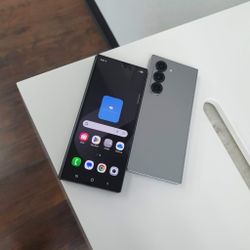 Galaxy Z Fold 6 7.6" (Unlocked) 256GB Good Silver Shadow