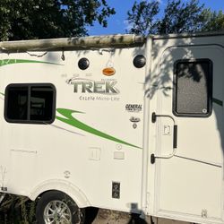 Palomino’s Camper