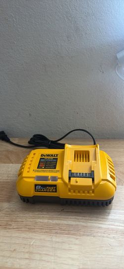 20V MAX / 60V MAX FLEXVOLT Lithium-Ion Fan Cooled Fast Battery Charger