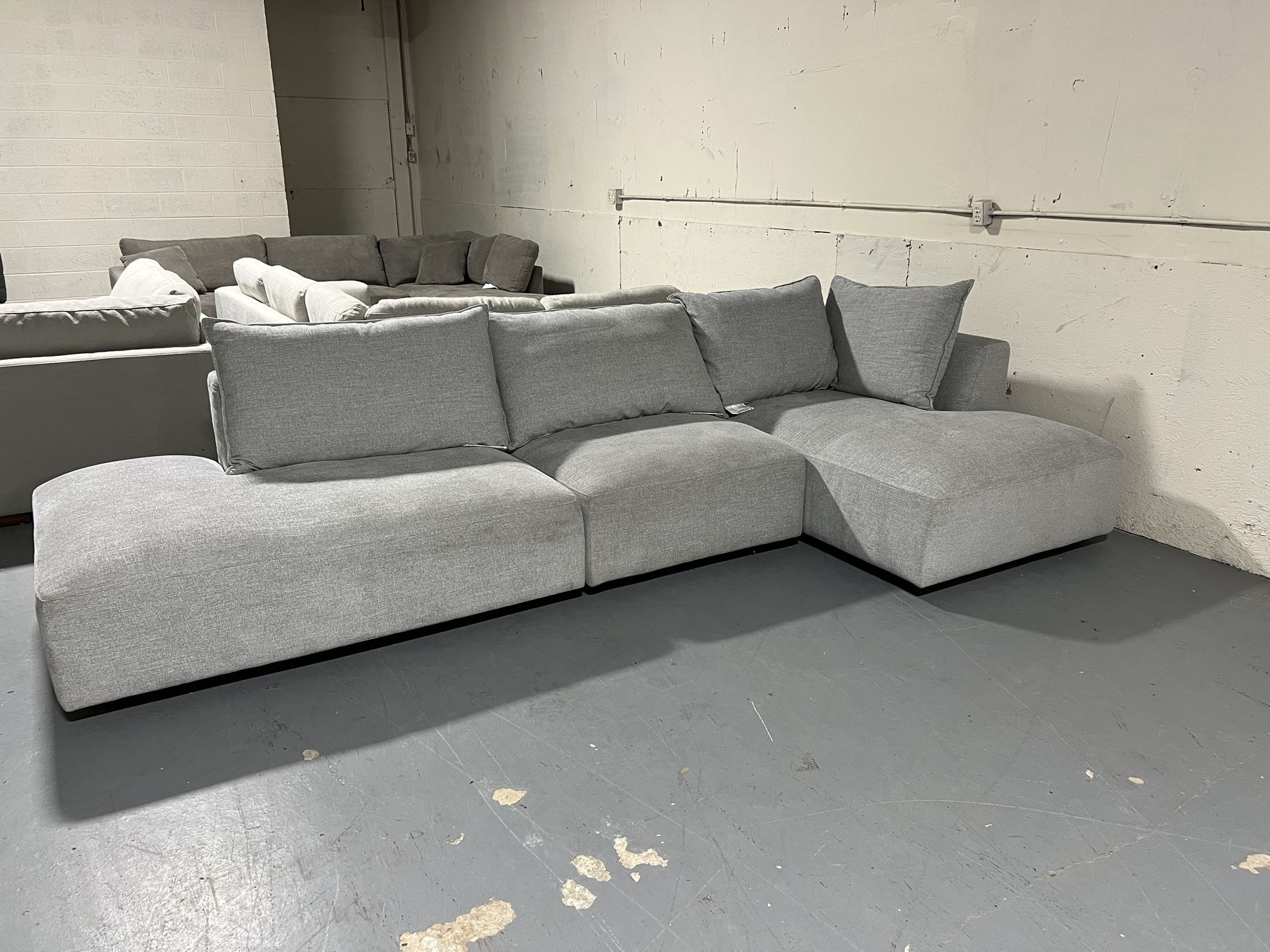 SECTIONAL COUCH SOFA