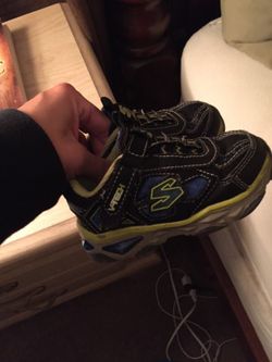 Sketchers light ups, great shape SZ 6