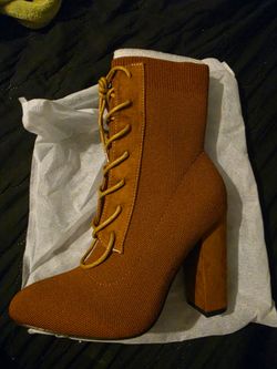 Boots size 6