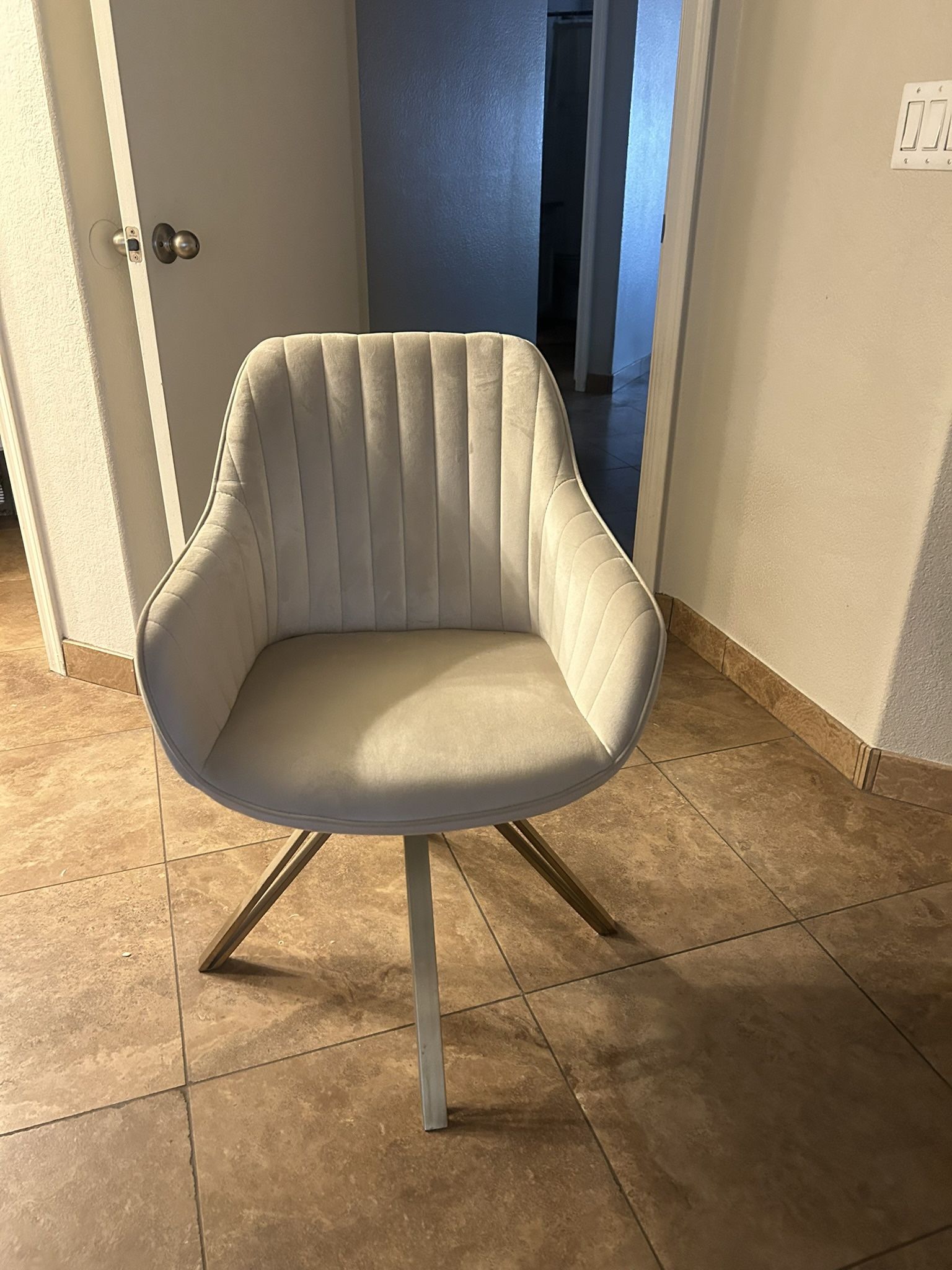 Modern Upholstered Accent or Desk Chair – Stylish & Comfortable