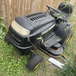 Tractor Lawn 