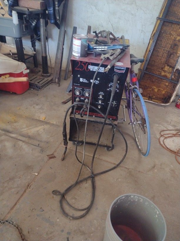 Century 250welder Machine