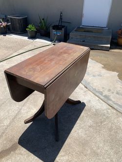 ANTIQUE LION HEAD MAHOGANY DROP LEAF TABLE, METAL CLAW FEET TIPS