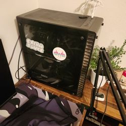 PC Mouse And 4 Keyboards