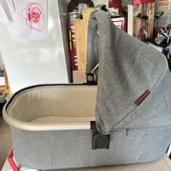Uppa Baby Vista Bassinet 
