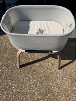 Graco soothing bassinet