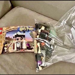 Collectable Harry Potter LEGO 4702 “The Final Challenge.” 