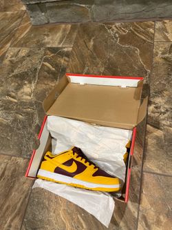 Nike Dunks used once size 11 selling a lot of my shoes $75