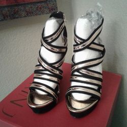 High hills black and gold New Size 7.5