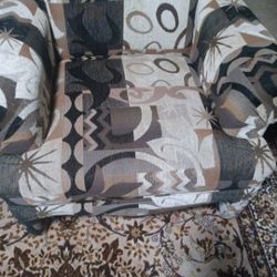 Armchairs  2 Each  Comfortable 