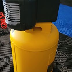 DeWalt 225 psi 15 gallon air compressor