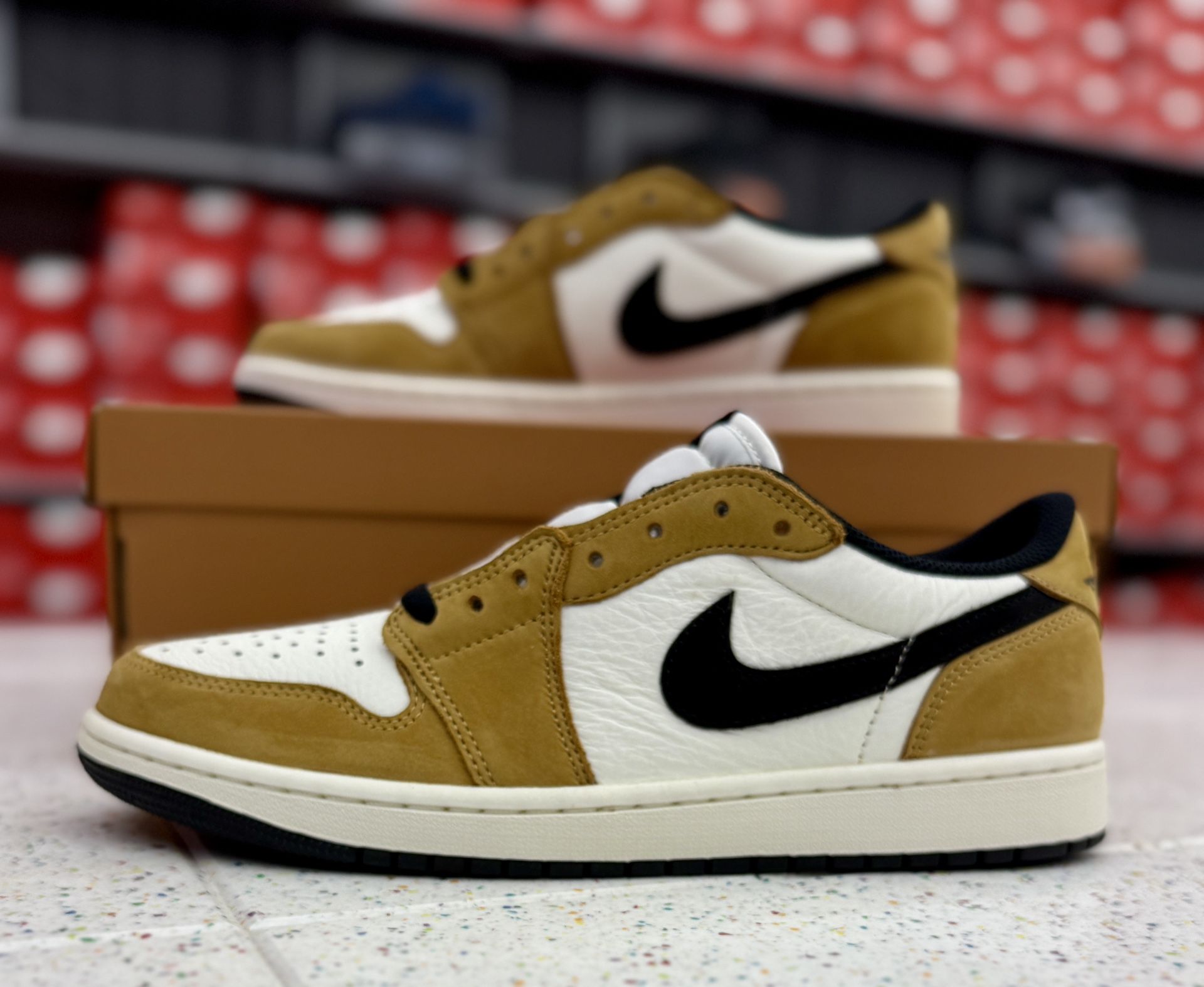 NEW Jordan 1 Low Men’s 10 Firm $145