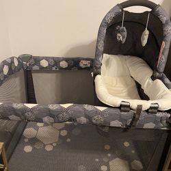 Pack N Play With Infant Carrier And Change Table