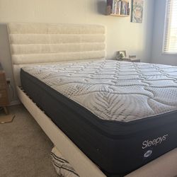 Queen Sealy’s Euro Top Mattress