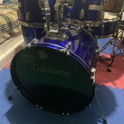 Adamson 5 Pice Adult Drum Set With Hardware