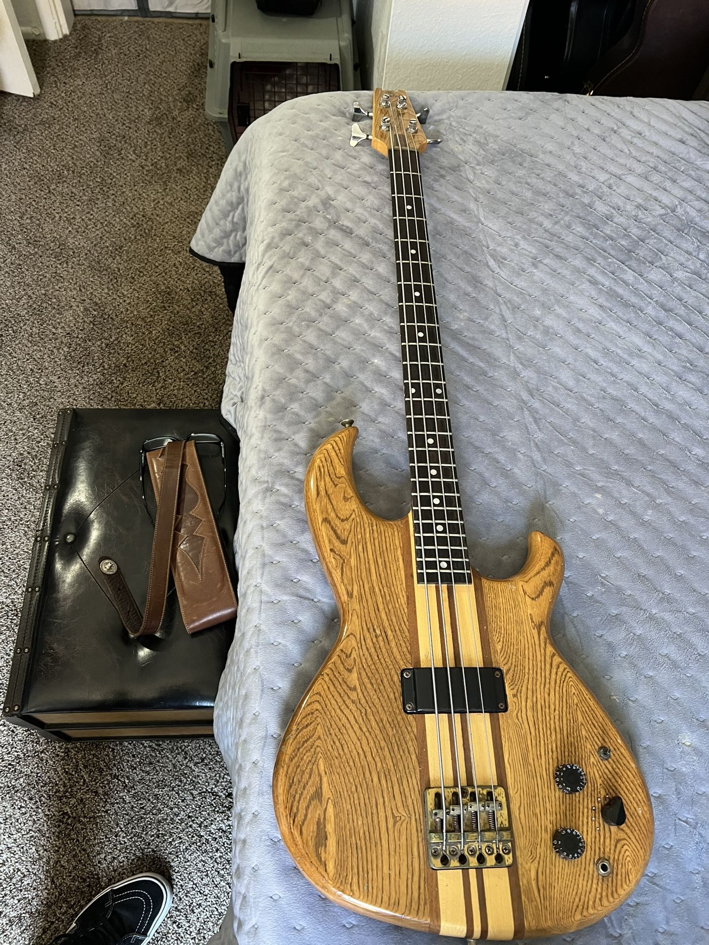 ARIA PRO II SB-1000 BASS