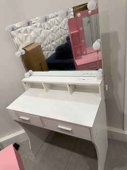 Make up vanity with led and chair