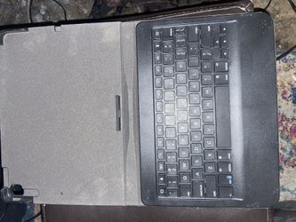 Portable Bluetooth Key Board For Tablet Or I Pad 