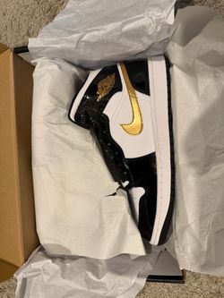 Jordan mid black gold