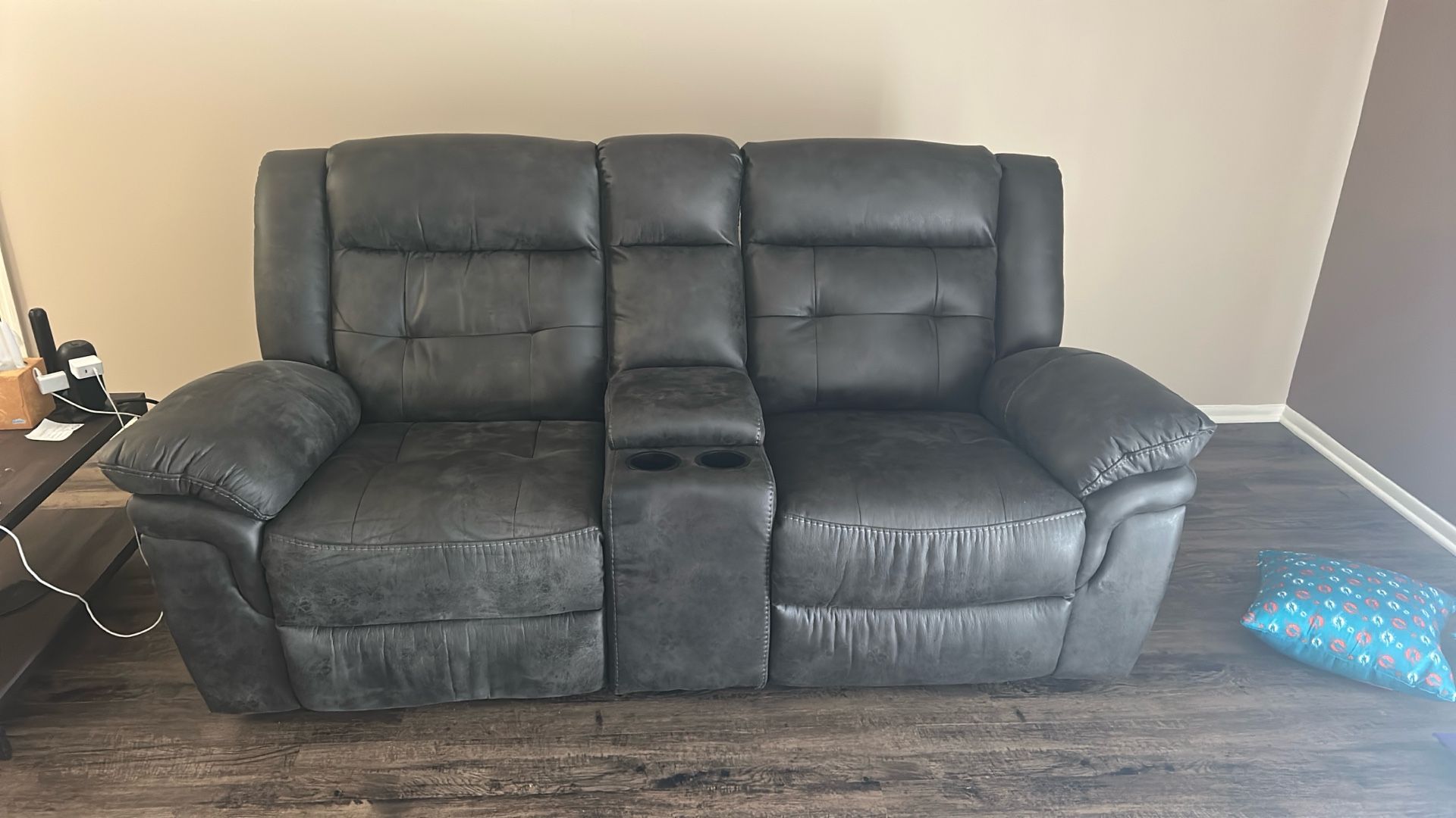 2 Seater Manual Recliner! 